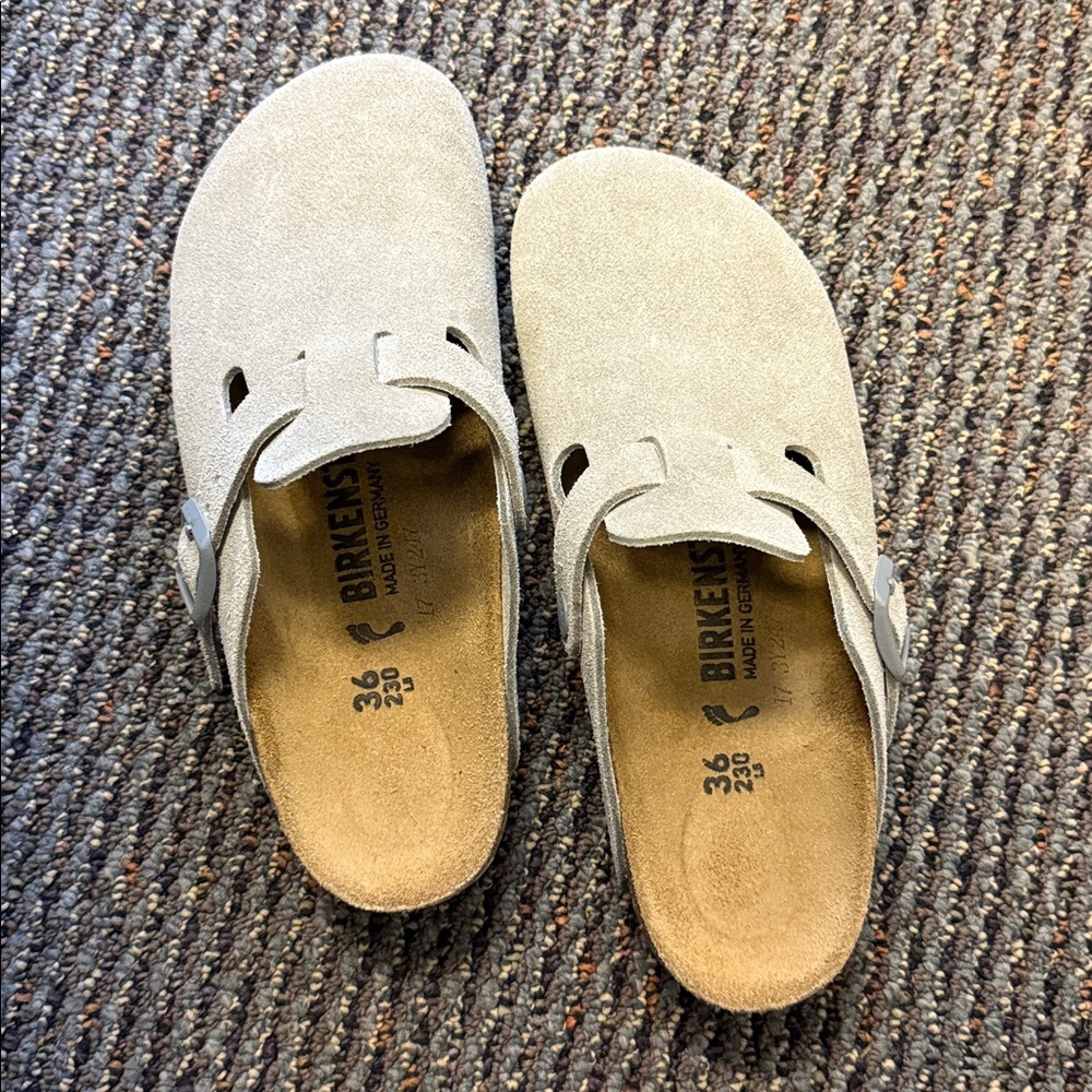 Birkenstock Suede Boston Clogs in Stone Coin. Brand new, never worn